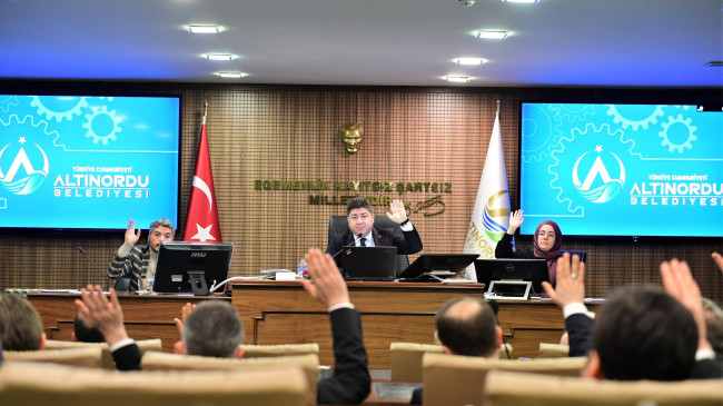 BAŞKAN TÖREN: “DOĞRUDAN KATILIMI VE  ÇOĞULCULUĞU MERKEZE ALAN BİR ANLAYIŞA SAHİBİZ”