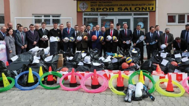 Ordu’da 152 okula spor malzemesi dağıtıldı