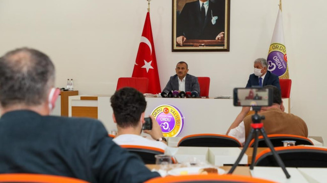 BASIN MENSUPLARI İLE BULUŞAN VALİ SONEL:“HEM YÜREKLERE HEM ŞEHRE DOKUNACAĞIZ”