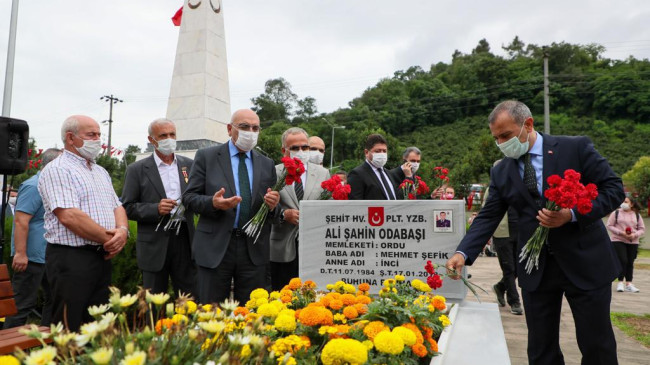 VALİ SONEL, “ŞEHİTLERİMİZE, KAHRAMAN GAZİLERİMİZE MİNNET VE ŞÜKRAN BORÇLUYUZ. TÜM ŞEHİT VE GAZİ AİLELERİMİZİN EMRİNDEYİZ