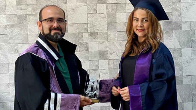 Özge’den çifte başarı
