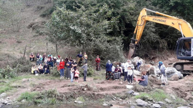 Ordu Korgan’da halk bir kez daha HES’çi şirketin iş makinelerini durdurdu