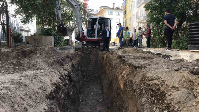 ALTYAPI ÇALIŞMALARINI MASAYA YATIRAN BAŞKAN TÖREN: “SONUCA DEĞİL SORUNA MÜDAHALE İÇİN ÇALIŞIYORUZ”