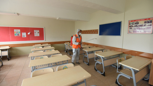 ALTINORDU BELEDİYESİNDEN DEZENFEKTE ÇALIŞMALARI BAŞLADI
