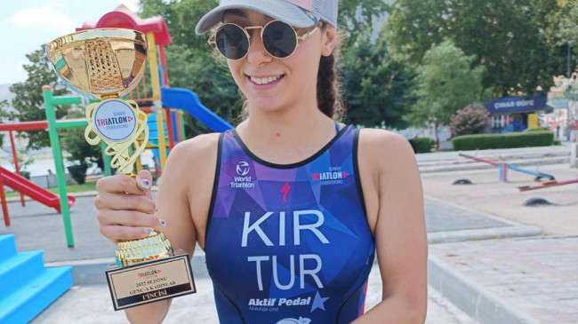 SELİNAY TUĞÇE KIR ORDU’YU GURURLANDIRDI