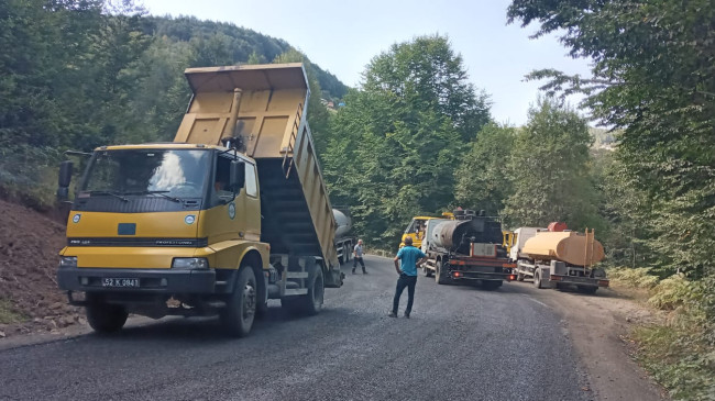 AKKUŞ’UN GRUP YOLLARI ASFALTLA BULUŞUYOR