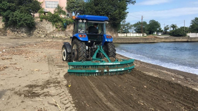 SAHİLLERDEN 51 TON ATIK TOPLANDI