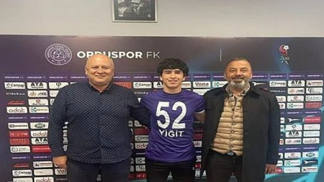 52 Orduspor Yiğit Tiryaki ile profesyonel sözleşme yaptı