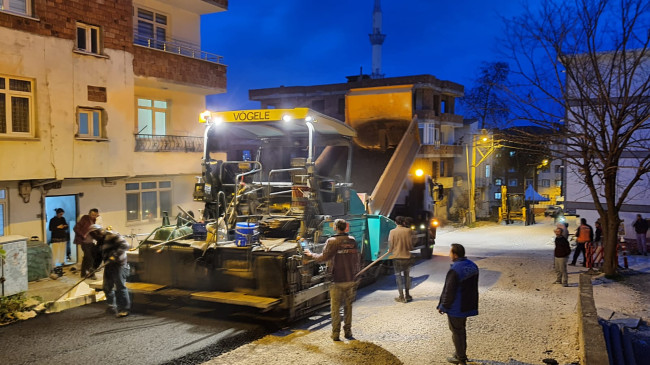 FATSA’DA SOKAK VE CADDELERE SICAK ASFALT