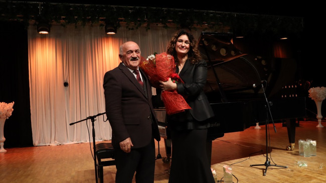 ORDU’DAN BİR ANJELİKA AKBAR GEÇTİ