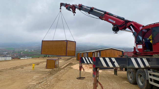 ORDU KÖYÜ İÇİN İLK KONTEYNERLER ADIYAMAN GÖLBAŞI’NA ULAŞTI