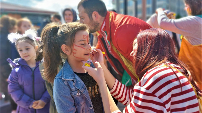 BAŞKAN TÖREN “ÇOCUKLAR GÜLERSE DÜNYA GÜLER”