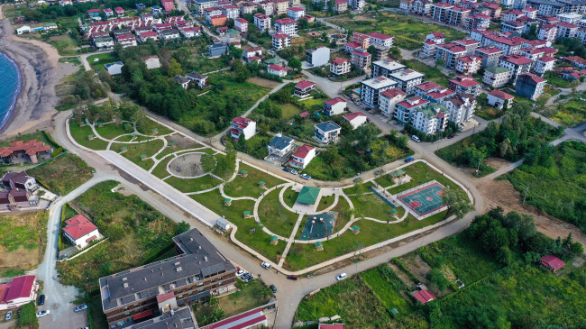 DENİZE SIFIR KONUMDA MUHTEŞEM PARK