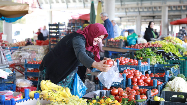 BAŞKAN GÜLER, ESNAFIN YÜZÜNÜ GÜLDÜRDÜ