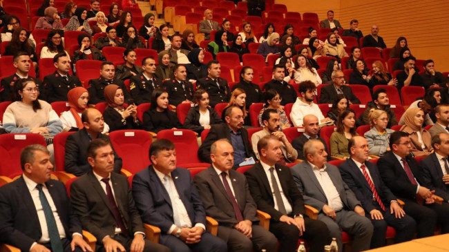 “Yunus Emre’nin Hayatı ve Sanatı” Konulu Konferans Düzenlendi