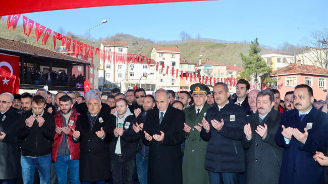 ORDU ŞEHİDİNİ DUALARLA UĞURLADI