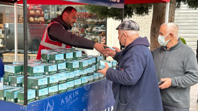 BAŞKAN TÖREN GELENEĞİ BOZMADI