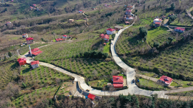 SARAY MAHALESİNDE BETON YOL SEVİNCİ