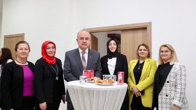 Vali Erol, Kadın Personellerin Gününü Kutladı
