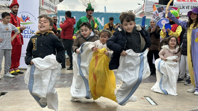 “SOSYAL MEDYADAN SOSYAL MEYDANA ” PROJESİNE YOĞUN İLGİ