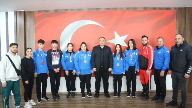 BAŞARILI JUDOKALARDAN GENÇ’E ZİYARET