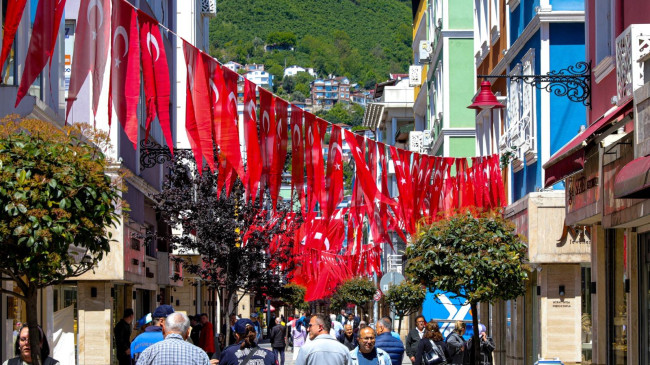 ORDU’DA YER GÖK KIRMIZI BEYAZ